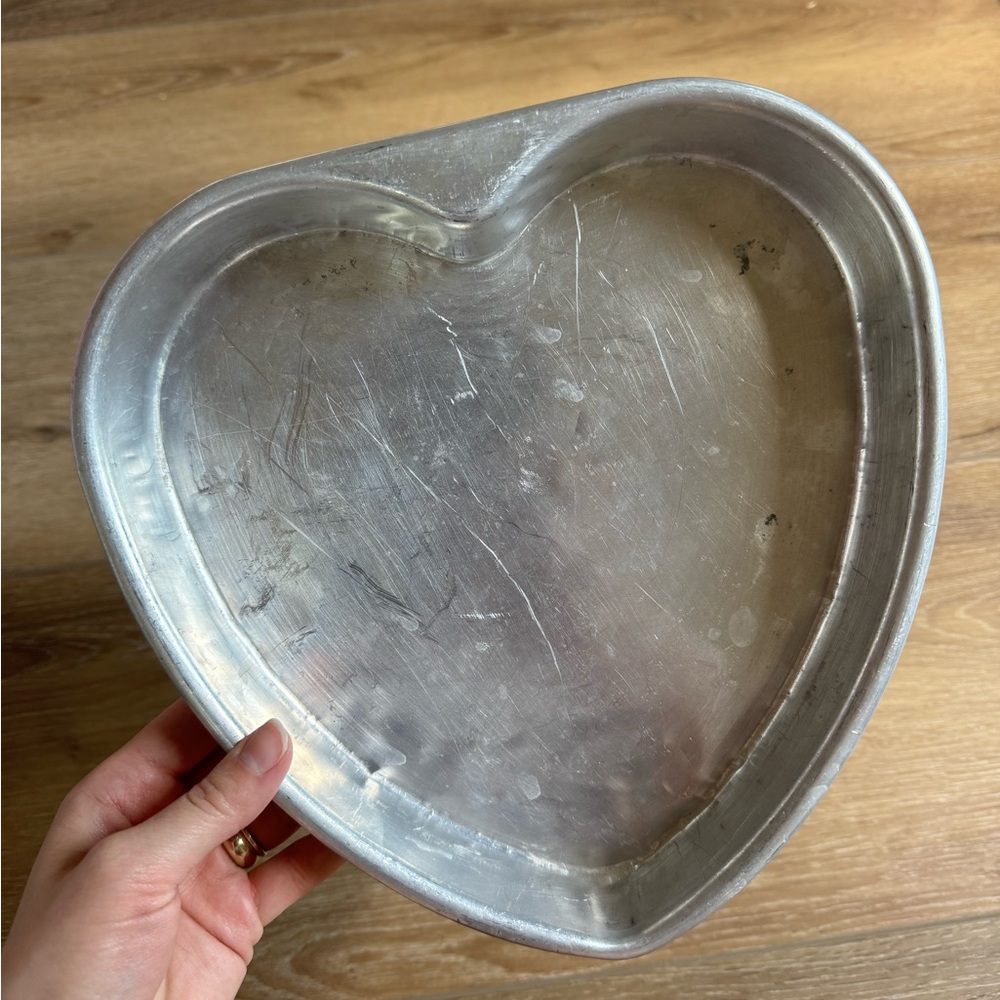 Vintage aluminum heart shaped cake pan